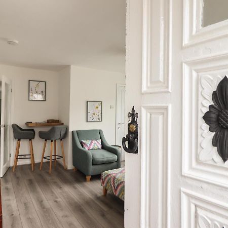 콘위 The Old Coach House 아파트 외부 사진