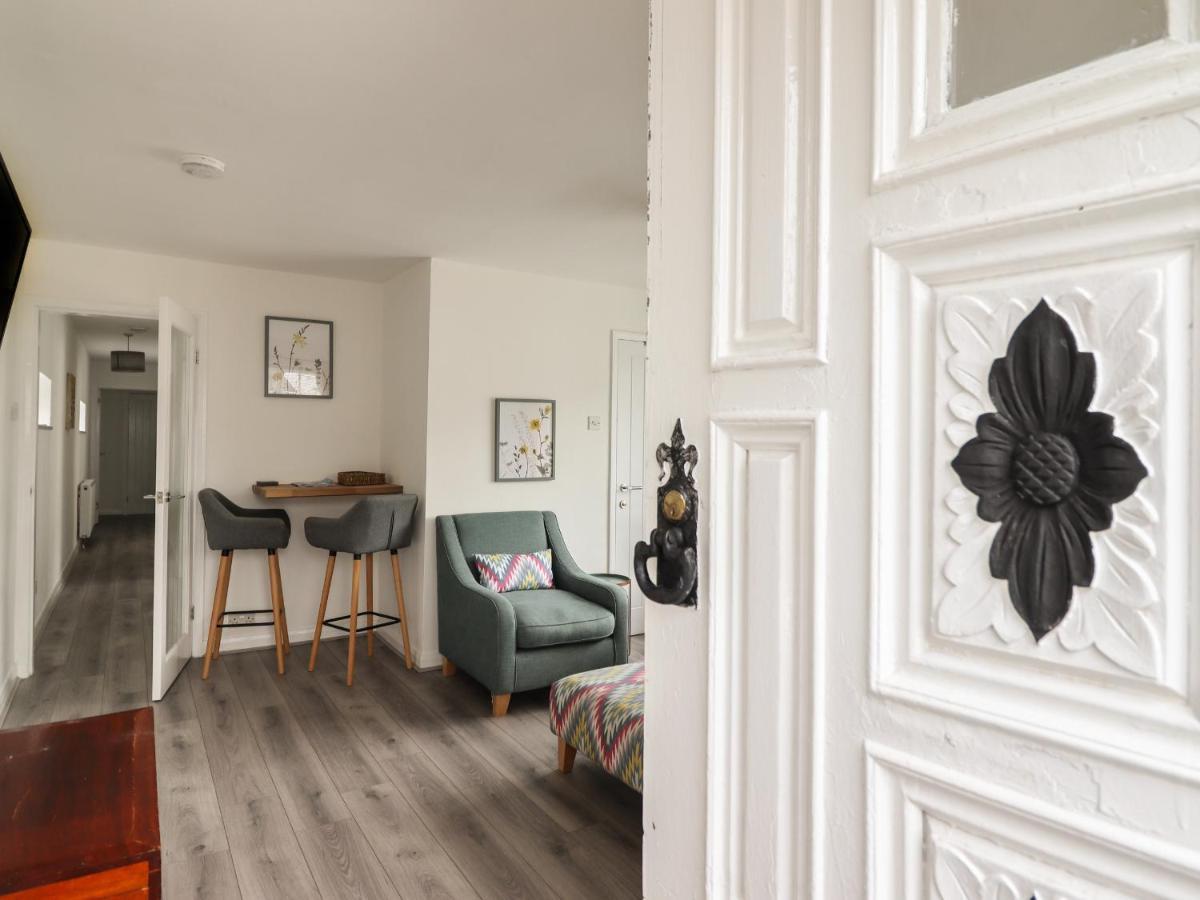 콘위 The Old Coach House 아파트 외부 사진